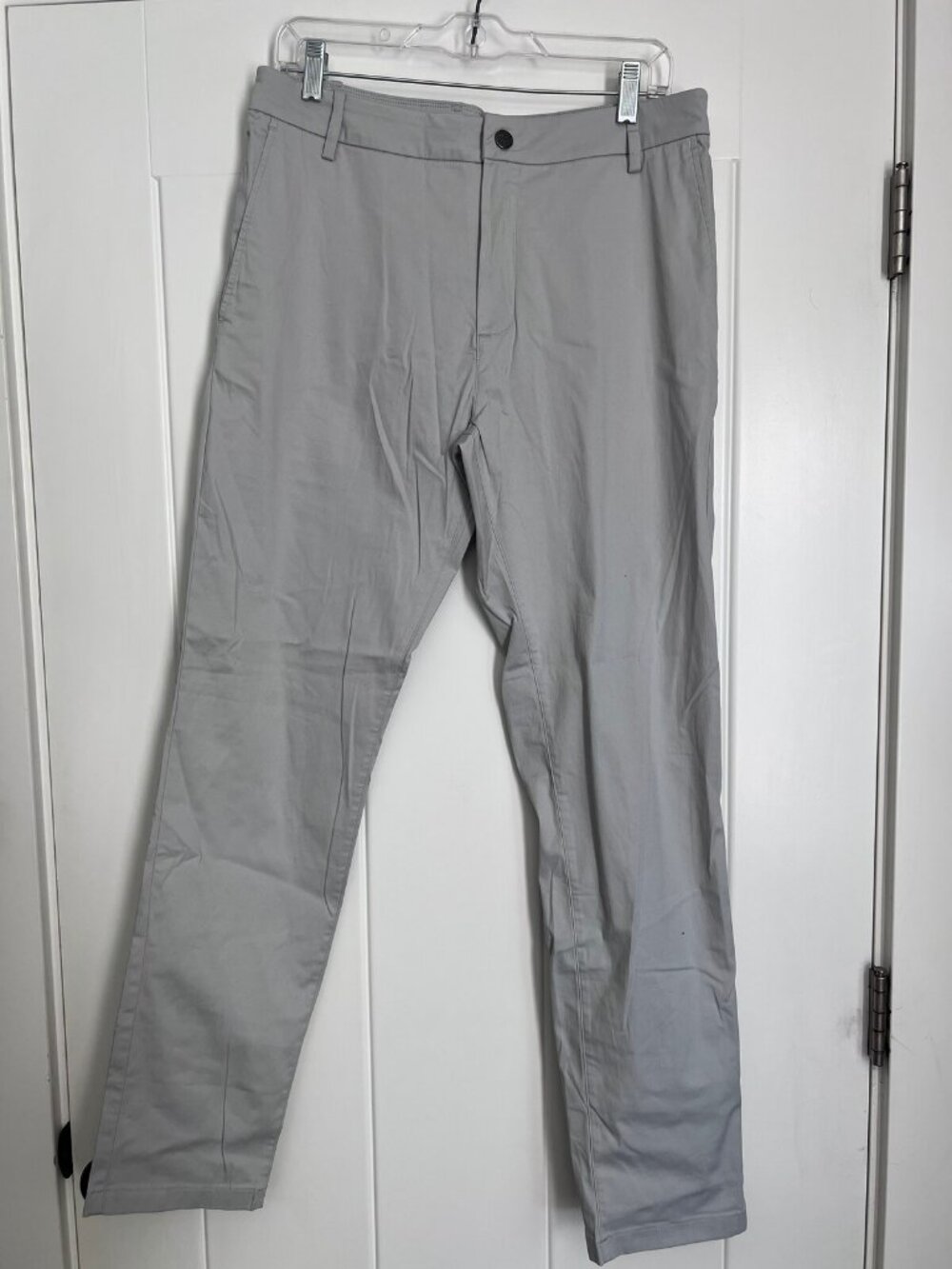 Birddogs Light Gray Stretch Chino Pants Men's 32x32 (Broken Button)